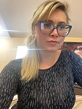 Crystal00Girl online show from 09-21-25, 08:21