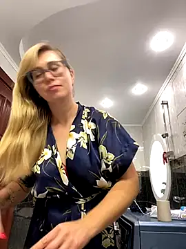 Crystal00Girl online show from 10-15-25, 07:41