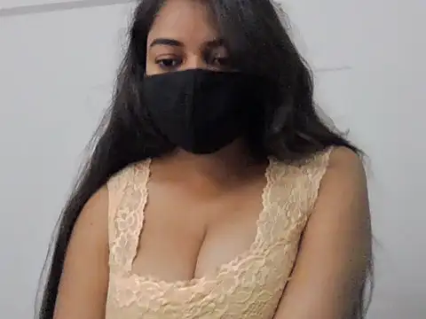 Little toy girl online show from 10-11-25, 10:03