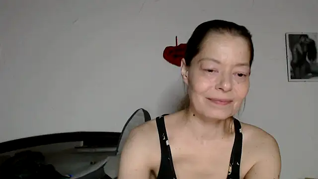 Snapshot of SexySarah177 chatting on 02-08-26, 09:29 SexySarah177 online show from 02-08-26, 09:29