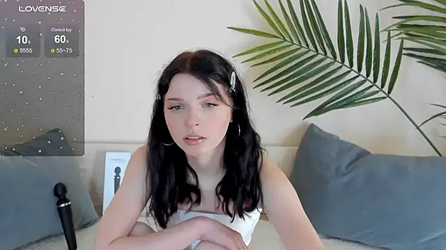 Snapshot of BlackyLii chatting on 09-16-25, 01:17 BlackyLii online show from 09-16-25, 01:17