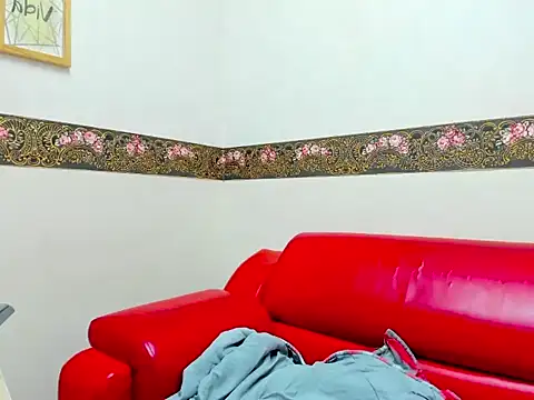 Lulu James online show from 03-07-26, 04:37