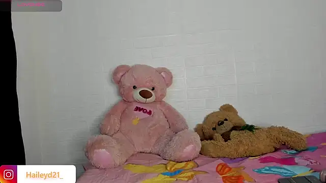 HaileyDuke online show from 04-05-26, 12:30