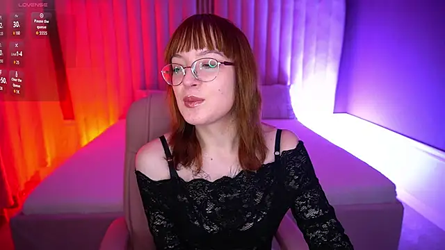 Pixie Peachh online show from 11-19-25, 01:33