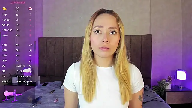 LanaMills  online show from 11-16-25, 04:51