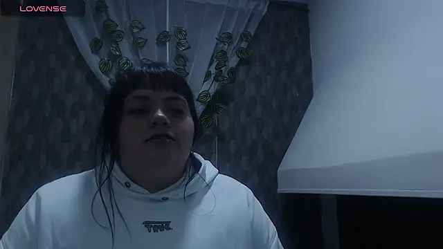 anishasanchezcm101 online show from 02-17-26, 03:14