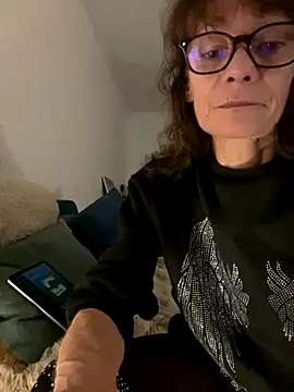 Snapshot of Chris06d22@xh chatting on 10-20-25, 07:03 Chris06d22xh online show from 10-20-25, 07:03