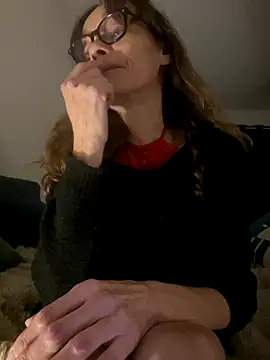 Snapshot of Chris06d22@xh chatting on 10-27-25, 08:13 Chris06d22xh online show from 10-27-25, 08:13