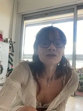 Snapshot of Chris06d22@xh chatting on 11-26-25, 02:07 Chris06d22xh online show from 11-26-25, 02:07