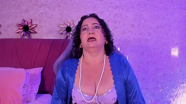 PalomaLombardi online show from 12-22-25, 08:17