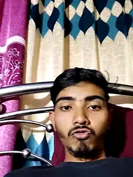 Snapshot of Hot-_couple chatting on 01-12-26, 03:50 Hot- couple online show from 01-12-26, 03:50