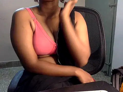 Hot-Honey20 online show from 10-17-25, 12:08