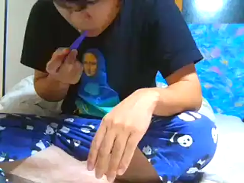 Snapshot of hiromu53 chatting on 10-02-25, 01:29 hiromu53 online show from 10-02-25, 01:29