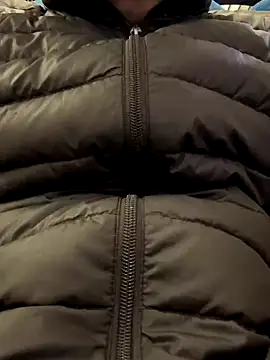 Snapshot of hiromu53 chatting on 12-23-25, 08:56 hiromu53 online show from 12-23-25, 08:56