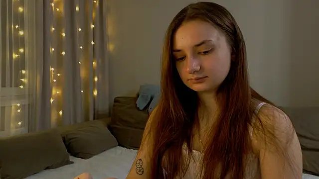 Snapshot of Lelia_Vibe chatting on 03-18-26, 04:43 Lelia Vibe online show from 03-18-26, 04:43