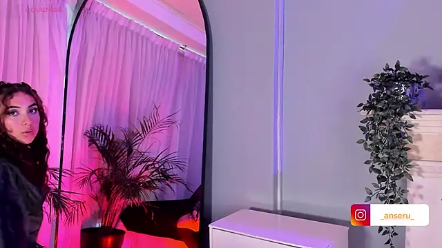 Anseru  online show from 10-04-25, 11:41