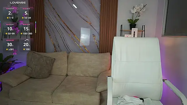 MilaCrave online show from 10-07-25, 11:40