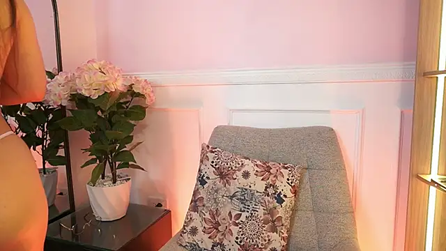 MilaCrave online show from 04-03-26, 11:41