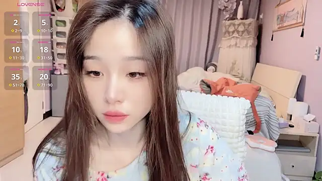 Snapshot of Y2Luvk chatting on 10-22-25, 11:15 Y2Luvk online show from 10-22-25, 11:15