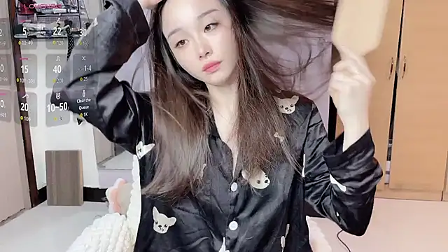 Snapshot of Y2Luvk chatting on 11-02-25, 09:28 Y2Luvk online show from 11-02-25, 09:28