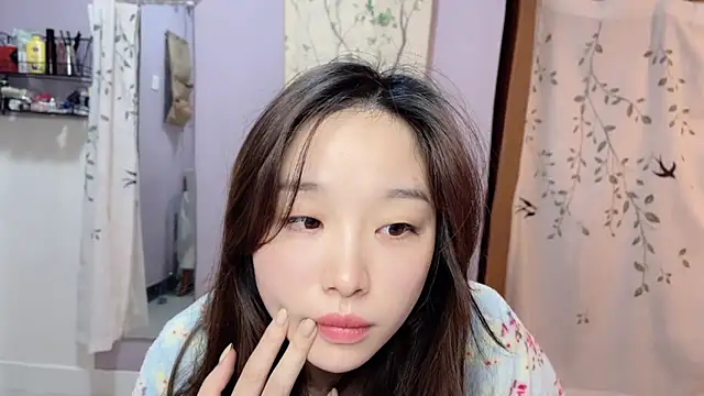 Snapshot of Y2Luvk chatting on 11-26-25, 09:16 Y2Luvk online show from 11-26-25, 09:16