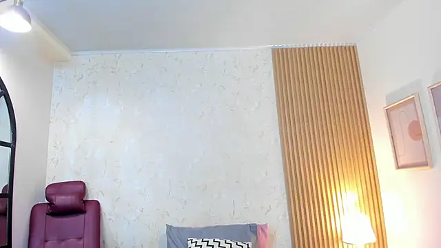 Snapshot of halleylorens chatting on 11-10-25, 07:24 halleylorens online show from 11-10-25, 07:24