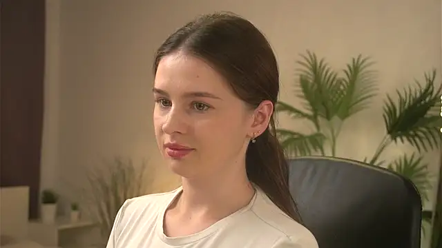 Olivia Farrell online show from 09-20-25, 12:50