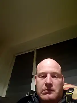 svenni2525 online show from 12-01-25, 02:38