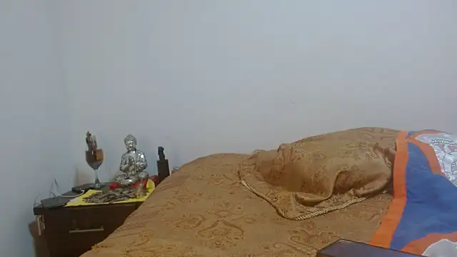 naiaratobon   online show from 03-14-26, 12:28