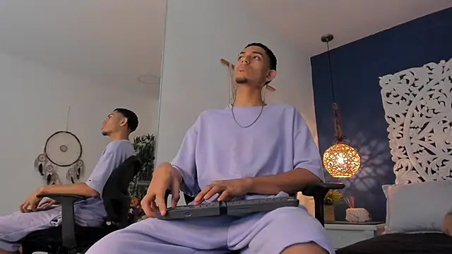 Snapshot of Adonis_WB chatting on 10-10-25, 09:47 Adonis WB online show from 10-10-25, 09:47