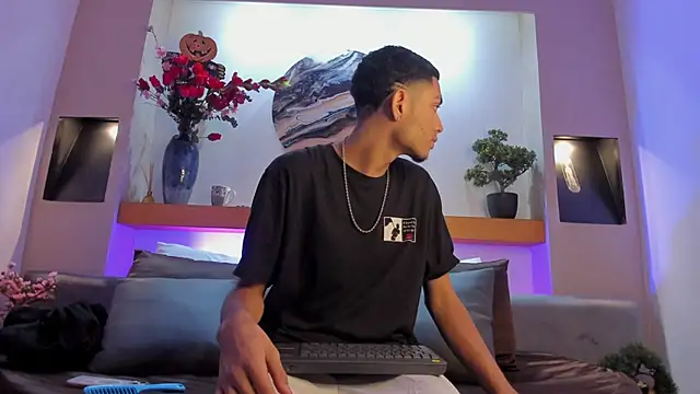 Snapshot of Adonis_WB chatting on 10-11-25, 08:29 Adonis WB online show from 10-11-25, 08:29