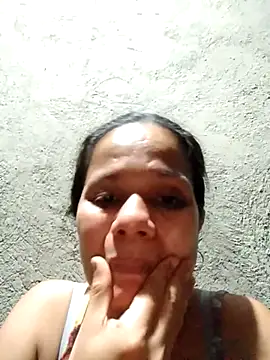 Snapshot of bomb_shiela chatting on 10-21-25, 12:17 bomb shiela online show from 10-21-25, 12:17