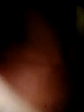 Snapshot of bomb_shiela chatting on 10-22-25, 01:00 bomb shiela online show from 10-22-25, 01:00