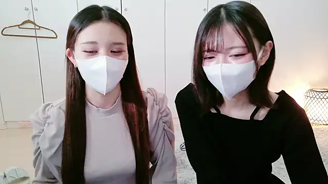 Azusa DoMybest online show from 03-08-26, 06:39