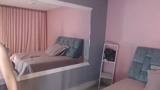 Camila Russoo online show from 12-02-25, 08:26