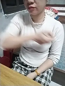 Mie rose online show from 01-14-26, 12:27