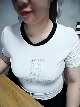 Mie rose online show from 03-26-26, 01:55