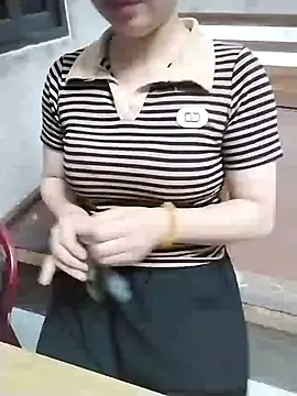 Mie rose online show from 04-17-26, 12:57