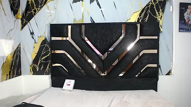 Miahotcs1 online show from 02-11-26, 02:11