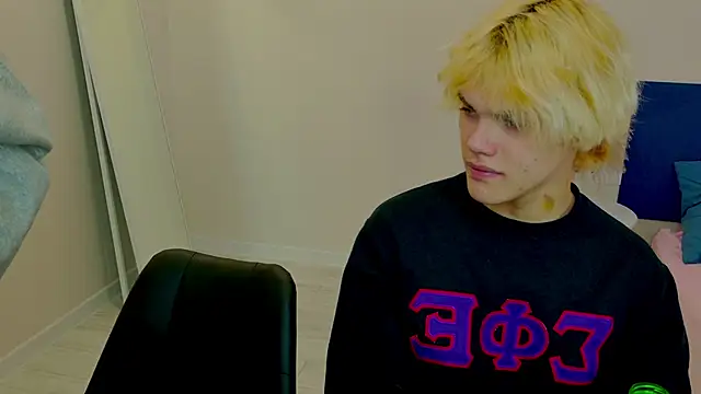 Bonnie And C1yde online show from 10-19-25, 05:13