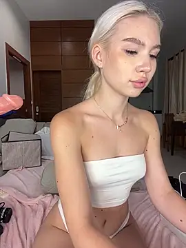 Kiss Avrora  online show from 09-17-25, 03:14