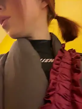 Snapshot of RosieSecret chatting on 02-23-26, 10:12 RosieSecret online show from 02-23-26, 10:12