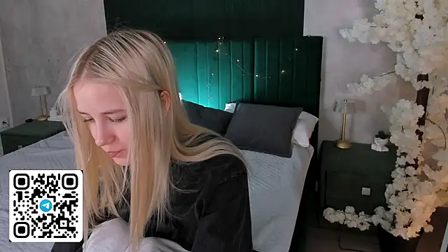 Snapshot of Anellyball chatting on 03-14-26, 09:59 Anellyball online show from 03-14-26, 09:59