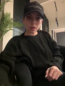 EllyLynn online show from 01-31-26, 07:56