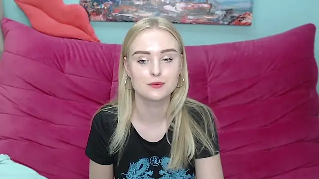 Snapshot of SofySofty chatting on 10-05-25, 05:00 SofySofty online show from 10-05-25, 05:00