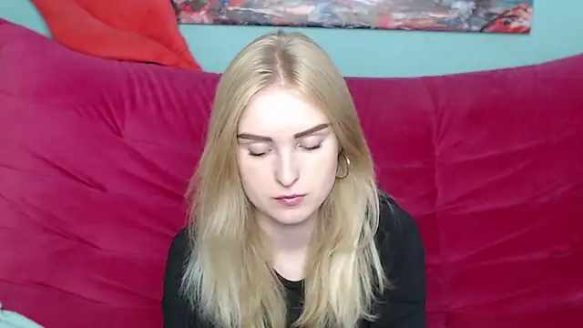 Snapshot of SofySofty chatting on 10-10-25, 04:44 SofySofty online show from 10-10-25, 04:44