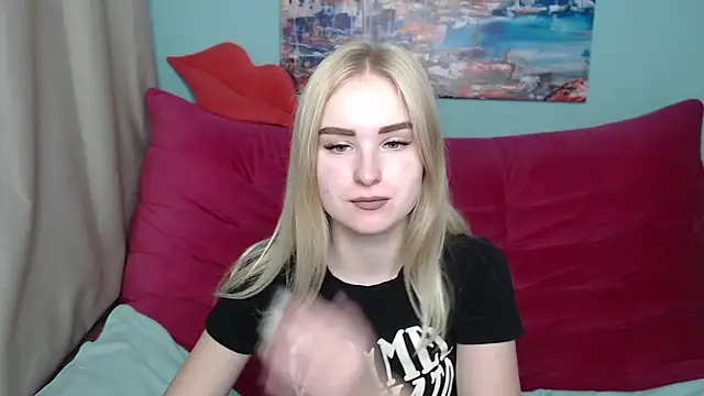 Snapshot of SofySofty chatting on 10-23-25, 04:34 SofySofty online show from 10-23-25, 04:34