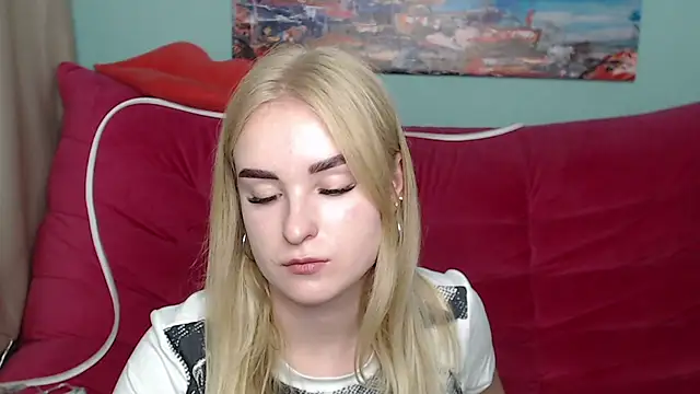 Snapshot of SofySofty chatting on 10-25-25, 04:57 SofySofty online show from 10-25-25, 04:57