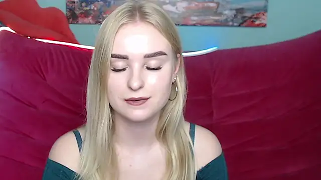 Snapshot of SofySofty chatting on 10-26-25, 05:52 SofySofty online show from 10-26-25, 05:52