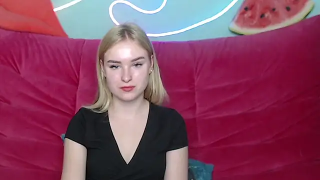 Snapshot of SofySofty chatting on 11-06-25, 05:47 SofySofty online show from 11-06-25, 05:47